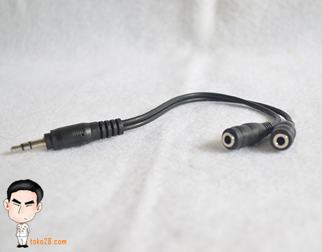 Audio splitter untuk 2 earphone 1 hp
